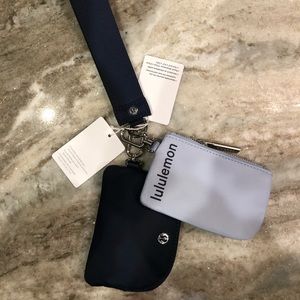 LULULEMON DUAL POUCH WRISTLET